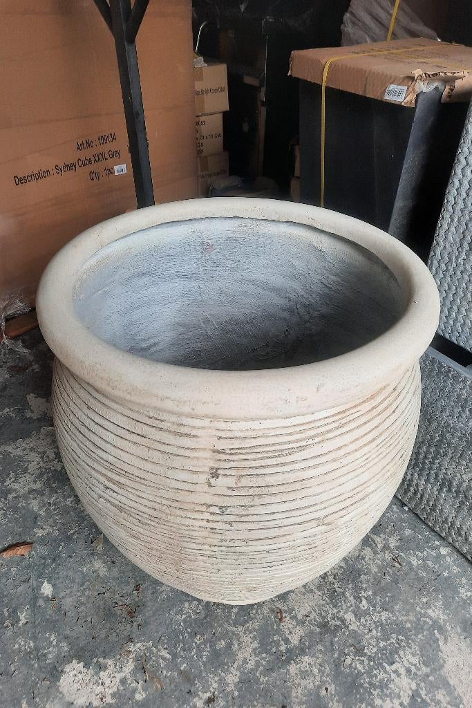 Mooie grote ronde bloempotten buikpot clayfibre wit 2 maten, Ophalen, Overige materialen, 40 cm of meer, Rond