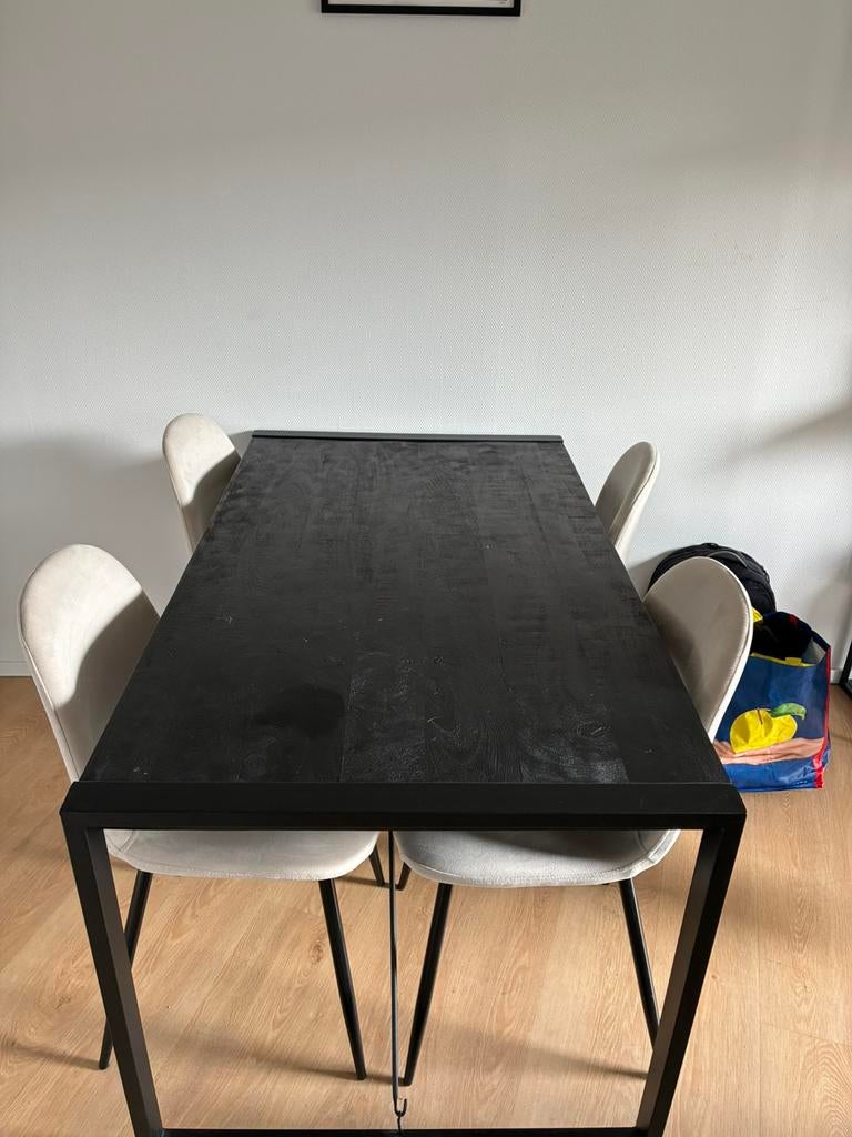 Zwarte Eettafel 140 x 80 (eventueel inclusief beige stoelen), Huis en Inrichting, Tafels | Eettafels, Ophalen, 100 tot 150 cm