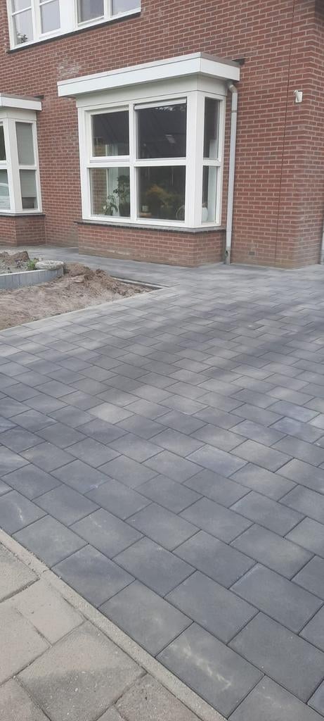 Straatmaker bied zich aan., Ophalen of Verzenden, Beton, Overige typen