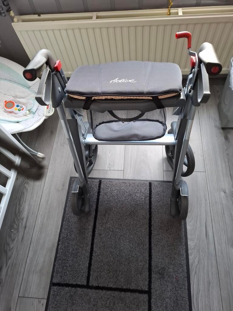 Rollater active, Ophalen, Zo goed als nieuw, Duwrolstoel