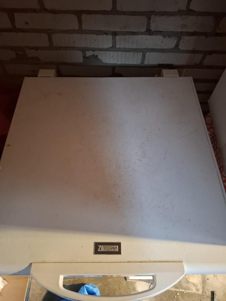 Zanussi vrieskist - Compact en functioneel, Ophalen, Vrieskist, Gebruikt, Minder dan 85 cm