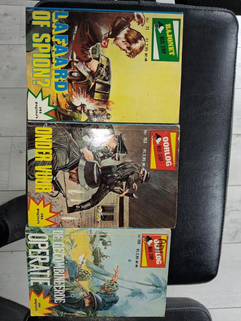 Oorlog Maxi Strip & Bajonet Man Strip - 7 stripboeken, Boeken, Meerdere stripboeken, Ophalen, Gelezen, Diverse