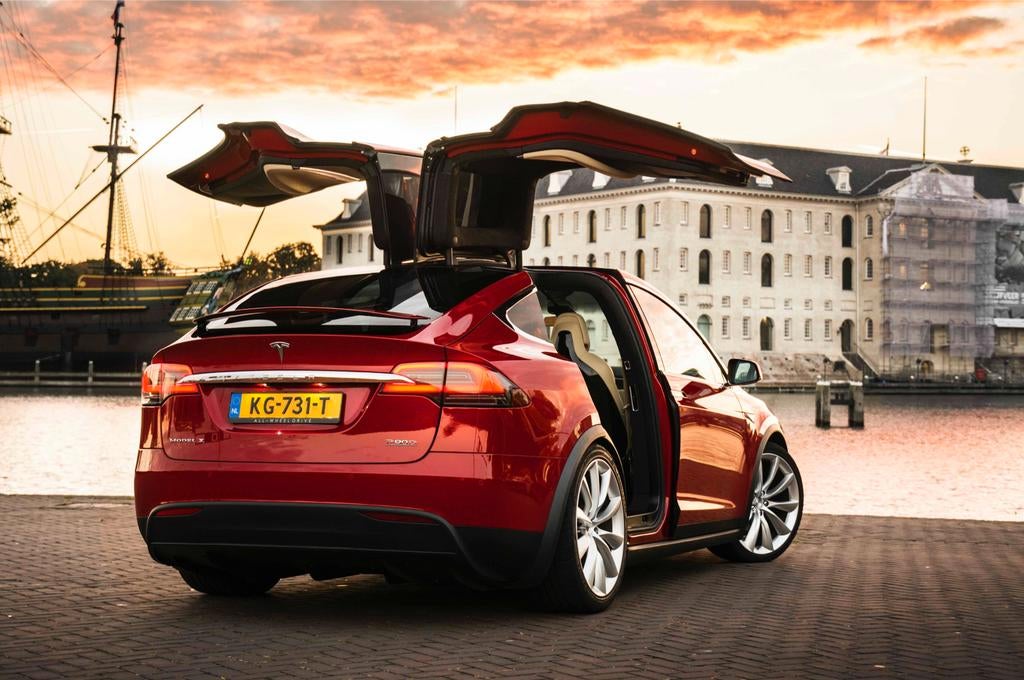 Tesla ModelX P90DL Ludicrous Unlimited Supercharging gratis, Auto's, Tesla, Automaat, Model X, 124 €/maand, Origineel Nederlands