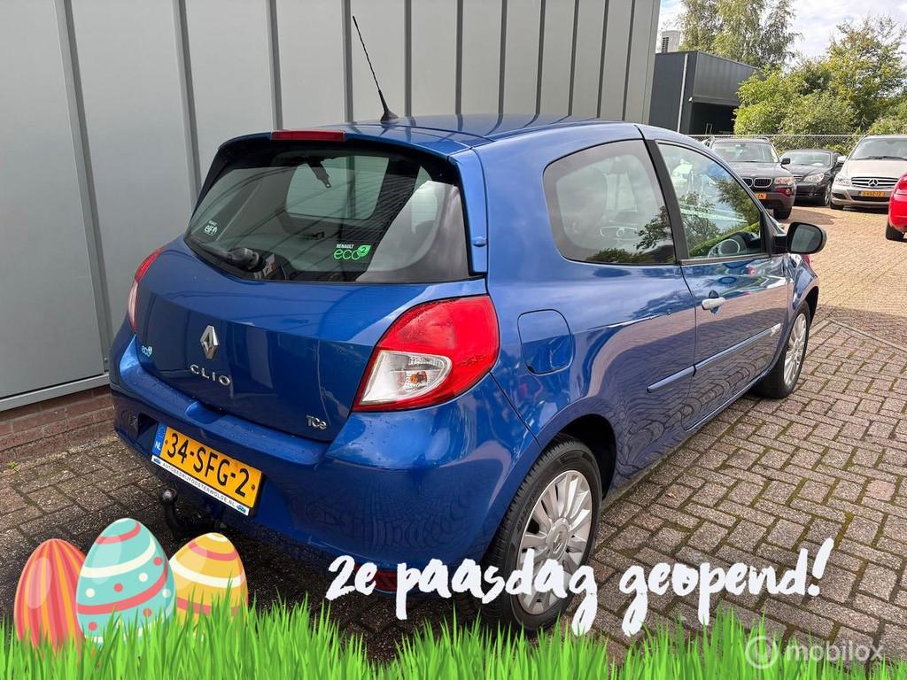 Renault Clio 1.2 TCe Collection NAP//AIRCO//CRUISE//TREKHAAK, Voorwielaandrijving, Euro 5, Blauw, 49 €/maand