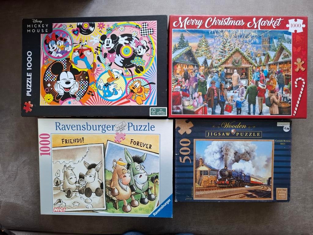 Vier legpuzzels: Disney, Kerst, Friends Forever, Trein, Hobby en Vrije tijd, Denksport en Puzzels, Ophalen of Verzenden, 500 t/m 1500 stukjes