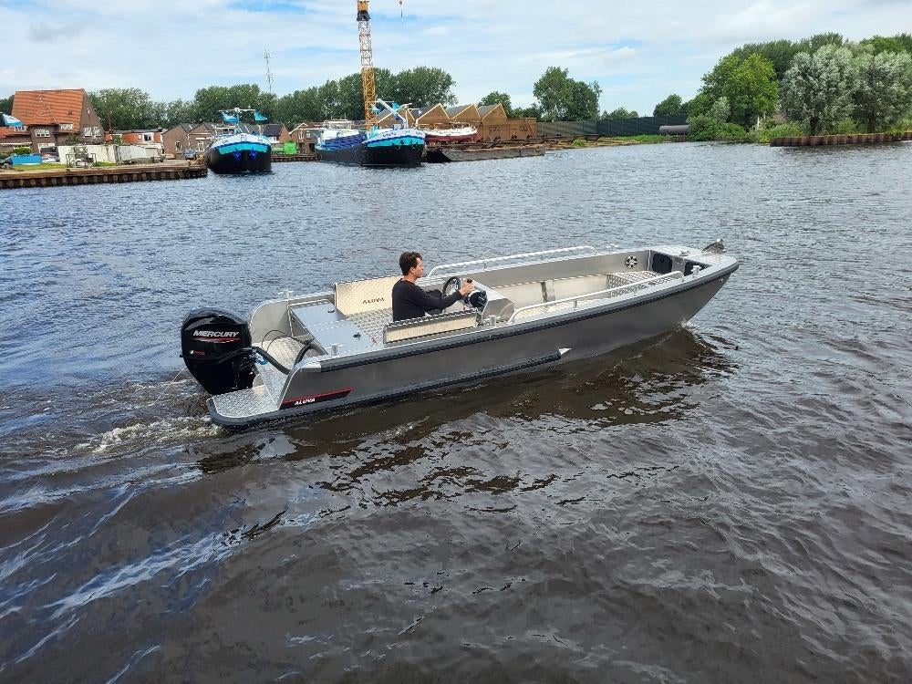 Aluva rolstoelboot werkboot, Watersport en Boten, Vis- en Consoleboten, Ophalen, 6 meter of meer, Aluminium, Zo goed als nieuw