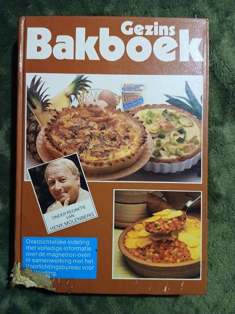Gezins Bakboek - Onder redactie van Henk Molenberg, Boeken, Kookboeken, Gelezen, Hoofdgerechten, Nederland en België, Henk Molenberg
