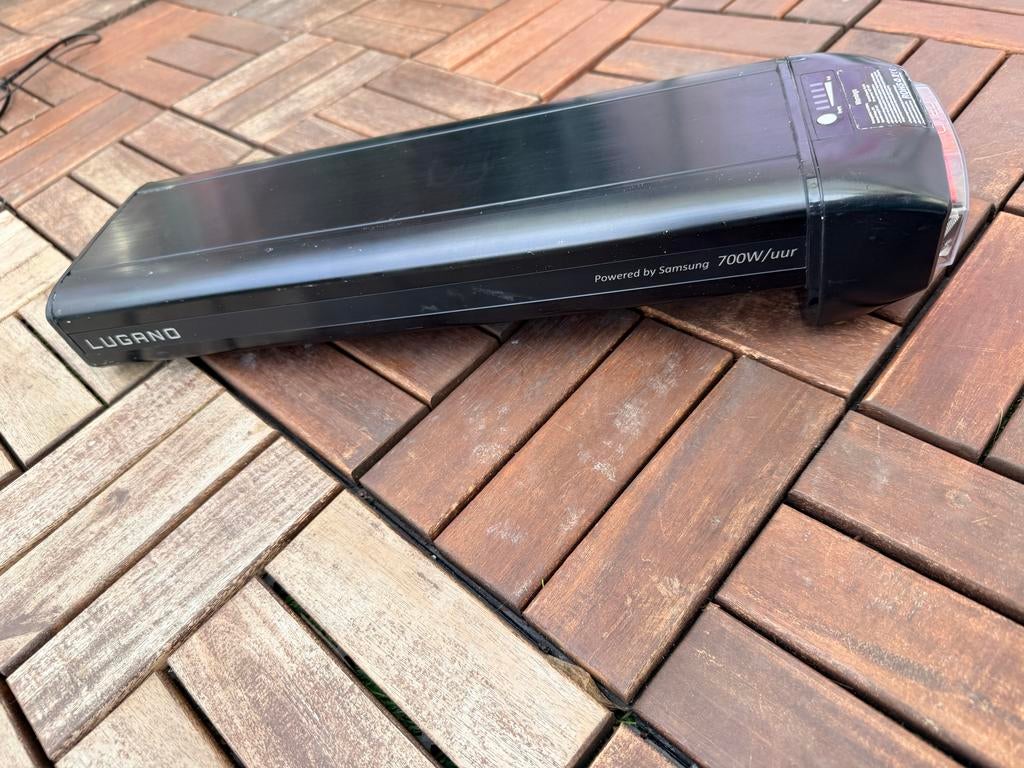 LUGANO fietsaccu 700W voor Trenergy en andere fietsen, Ophalen, Zo goed als nieuw