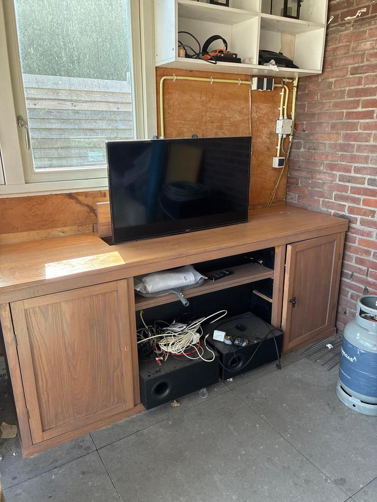 Tv kast met lift en tv, Gebruikt, 150 tot 200 cm, Ophalen of Verzenden, Minder dan 100 cm