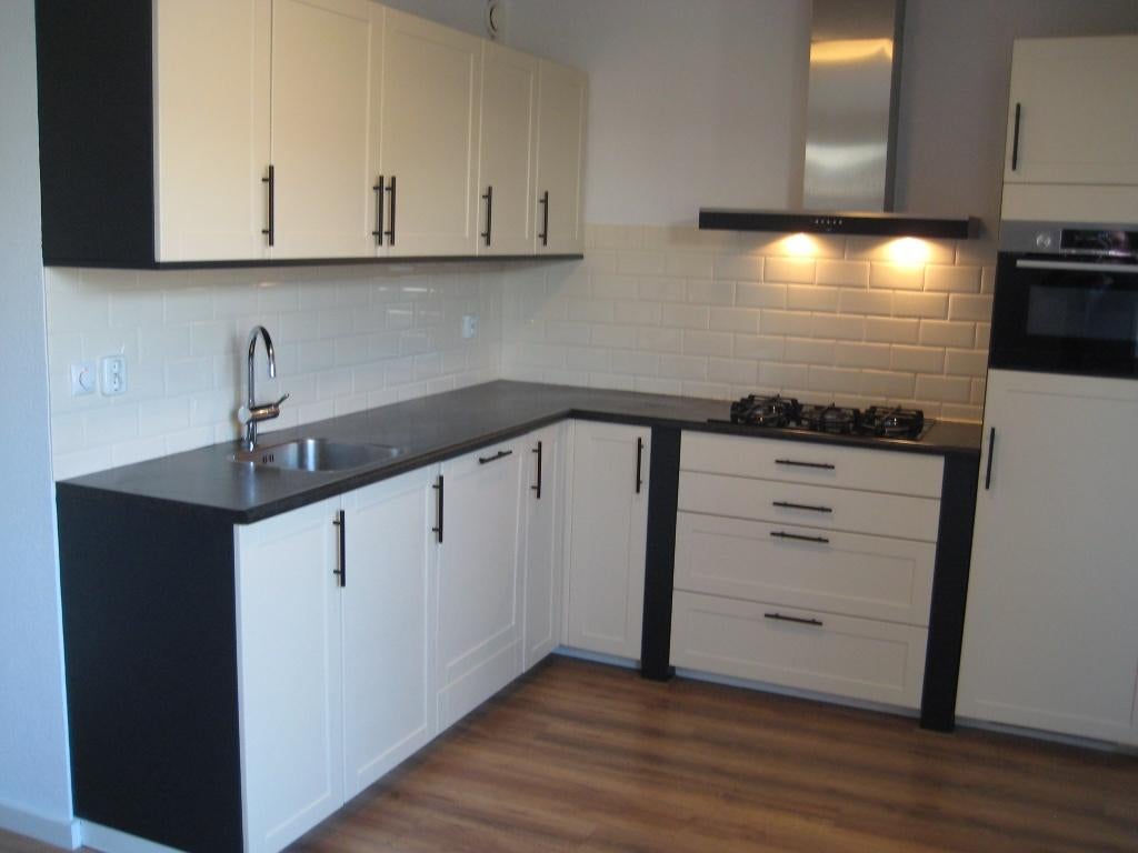 Hoek keuken incl. goede apparatuur crême/gebroken wit zwart, Ophalen, Gebruikt, Hoekkeuken, Kunststof