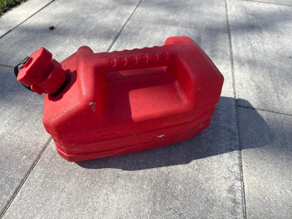 jerrycan voor brandstof -  5 liter Gebruikt, Ophalen of Verzenden, Gebruikt, Universele onderdelen