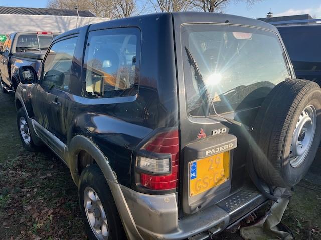 Mitsubishi Pajero 3.2 Di-D GLX MT 3DRS 5 PERS / EXPORT CAR /, Zwart, SUV of Terreinwagen, Mitsubishi, Te koop