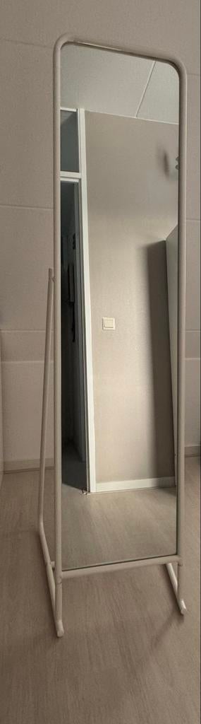 IKEA Knapper spiegel met kledingrek, Ophalen, Minder dan 50 cm, Zo goed als nieuw, 150 tot 200 cm
