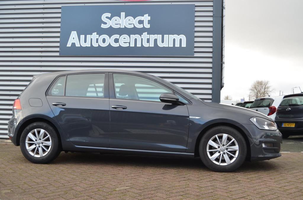 Volkswagen Golf 1.0 TSI Trendline|AIRCO|LICHTMETALEN VELGEN|, Voorwielaandrijving, Gebruikt, Euro 6, 23 km/l