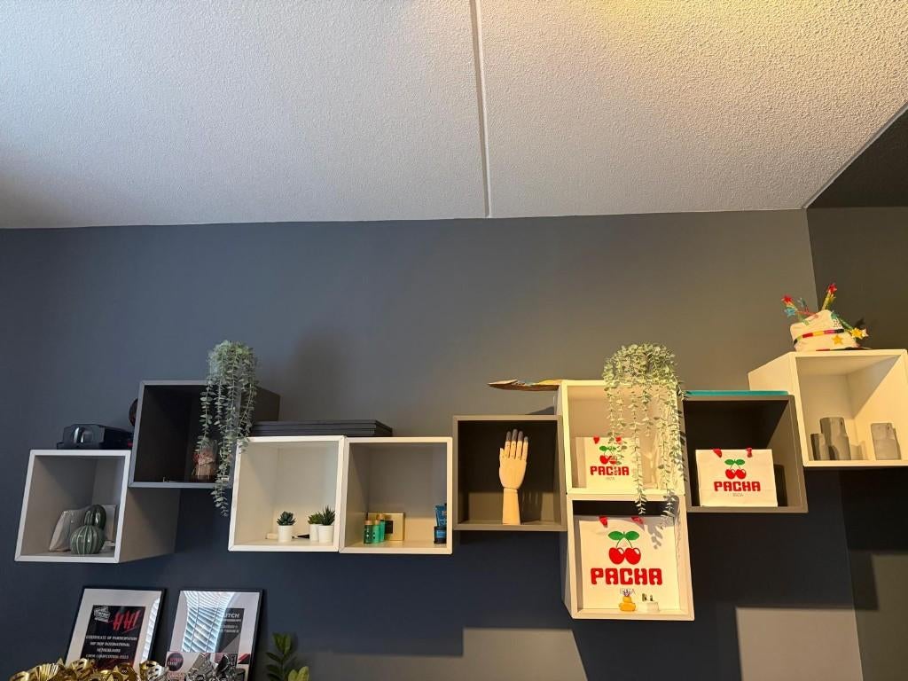 ikea eket 9 x kubus 2 x lade 1 x groot lade 1 x kastje € 150