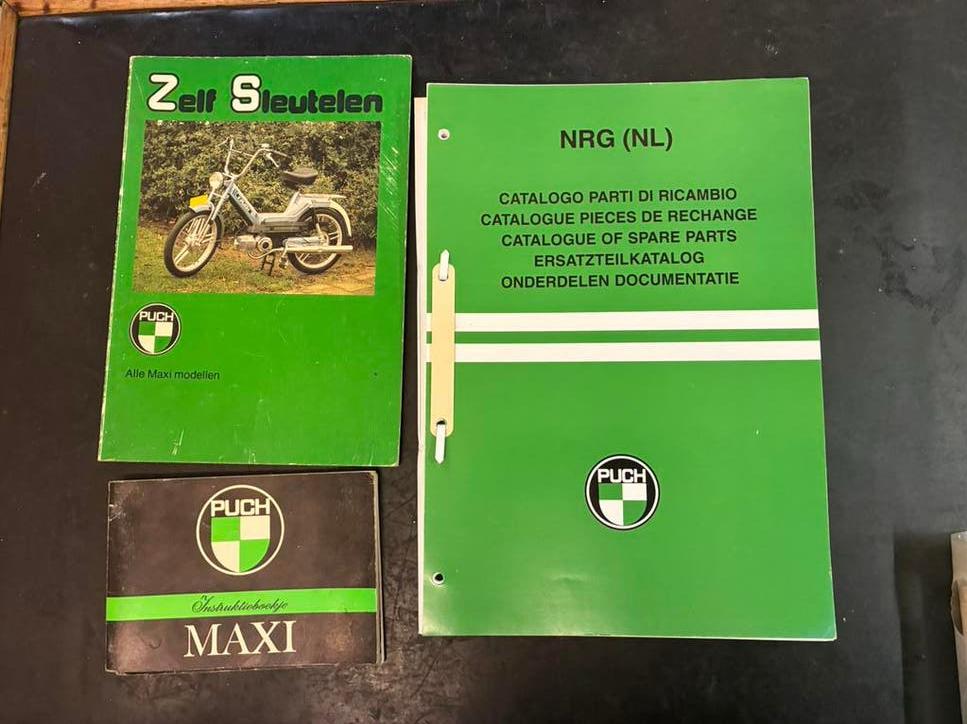 Bromfiets onderdelen boeken en reparatie instructies, Ophalen, Gebruikt