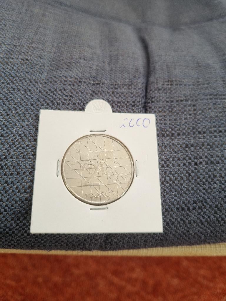 Nederland: een zeer mooie nikkelen 2,5 gulden munt uit 2000., Postzegels en Munten, Munten | Nederland, Ophalen of Verzenden, Koningin Beatrix