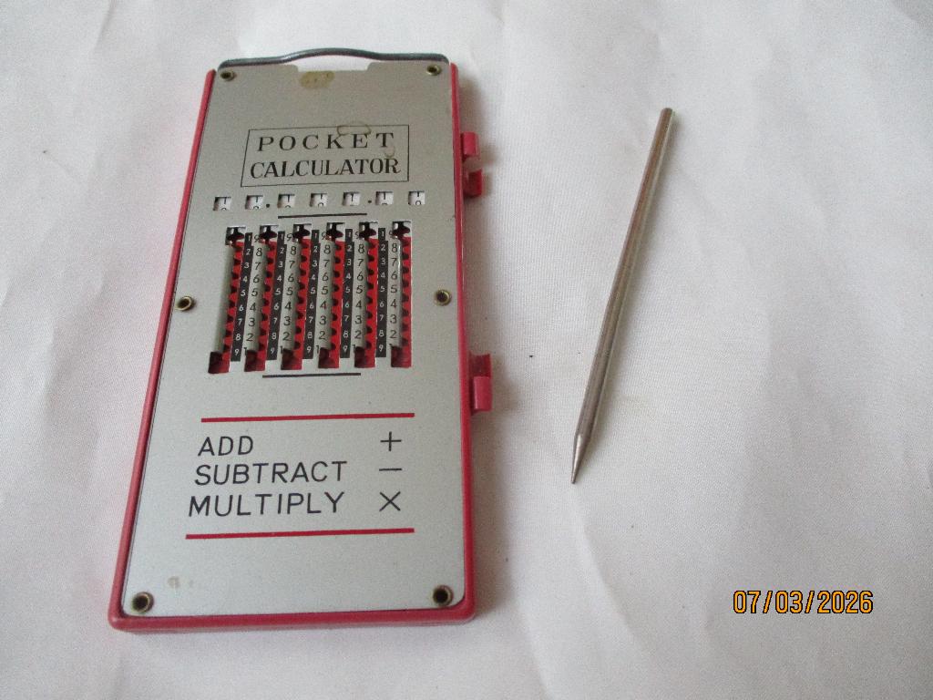 pocket calculator een oudje metaal kunststof, Ophalen of Verzenden, Gebruikt