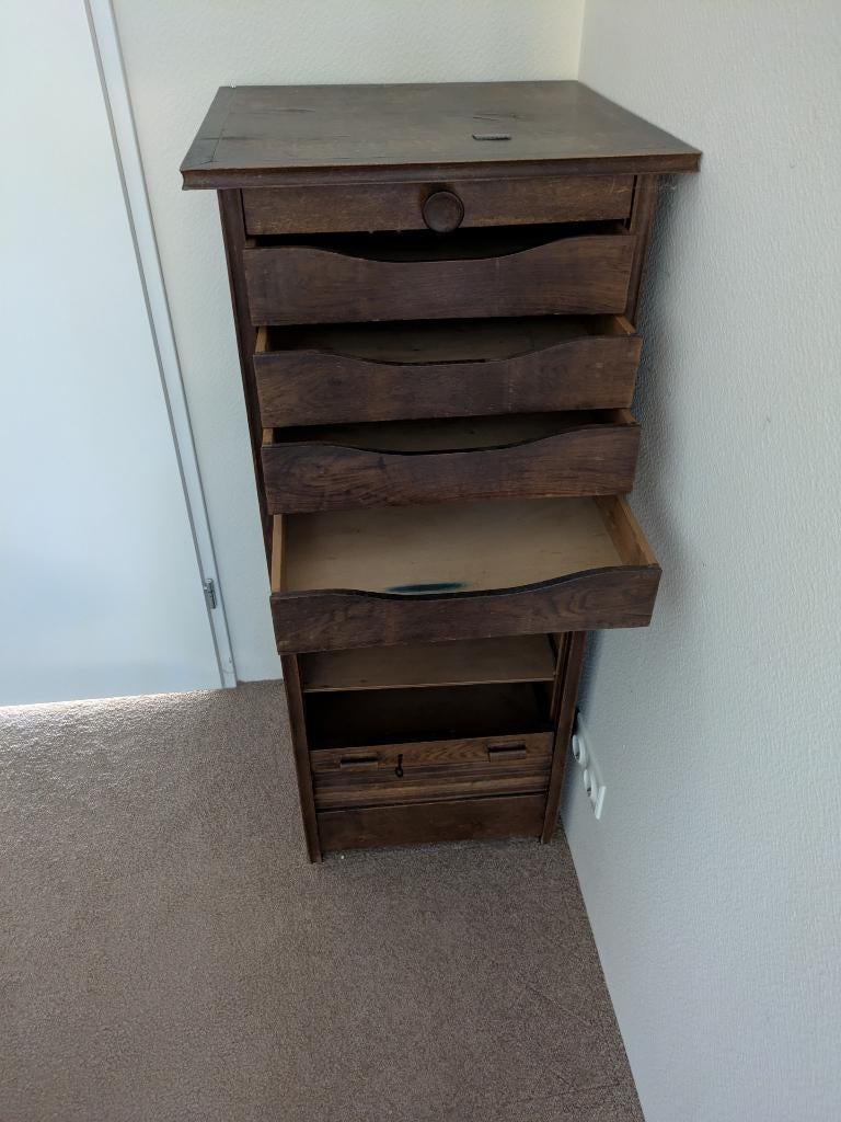 Rolluikkast vintage voor archief of opbergen, Ophalen