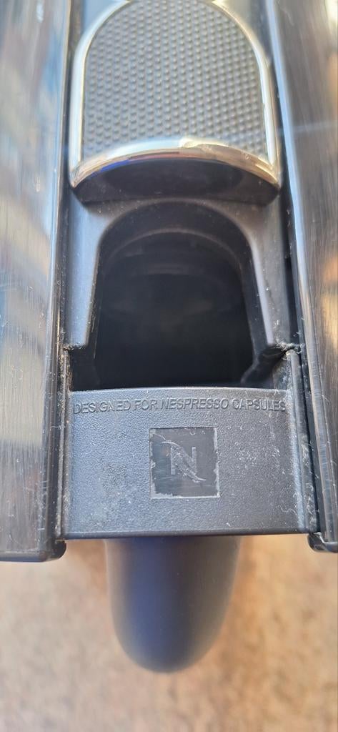 Nespresso D50 koffiezetapparaat met kleene foutjes, Ophalen of Verzenden, Koffiemachine