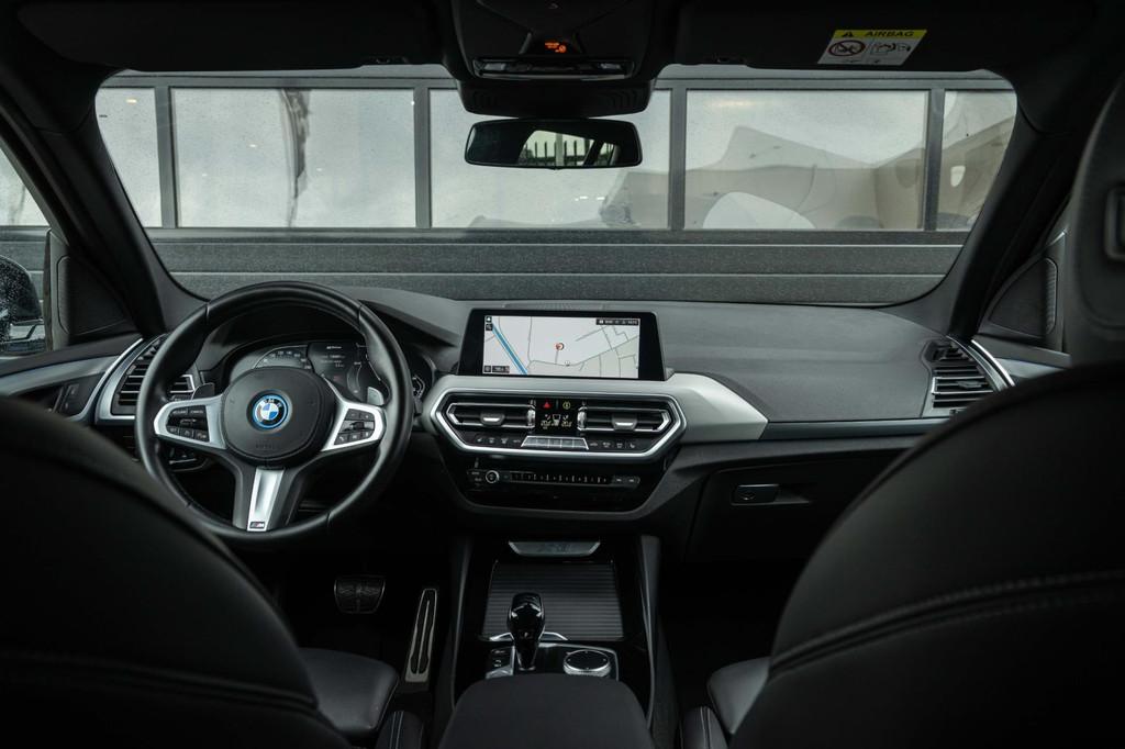 BMW X3 XDrive30e M-Sport|FACELIFT|TREKHAAK|HUD|CAM|20"|, Gebruikt, 2000 kg, Zwart, Bedrijf