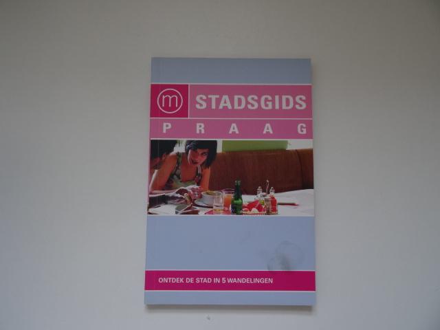 100% stadsgids Praag / time to momo, Boeken, Reisgidsen, Zo goed als nieuw, Reisgids of -boek, Europa, Overige merken, Ophalen of Verzenden