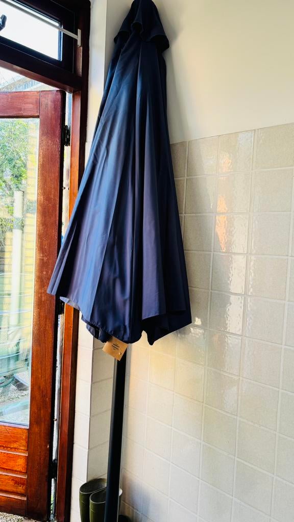 New(not used at all) Parasol for sale, Ophalen, Zo goed als nieuw