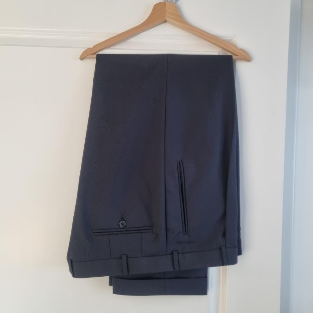 Donkerblauwe pantalon, gilet en colbert Maat XXL, Kleding | Heren, Kostuums en Colberts, Baűmler, Blauw, Overige maten, Ophalen of Verzenden