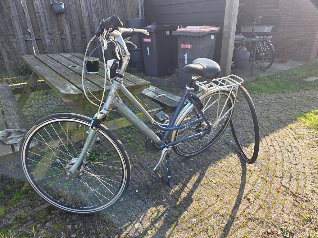 Giant damesfiets met nieuwe achterband, Ophalen, Gebruikt, Giant
