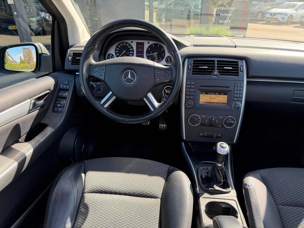 Mercedes-Benz B-Klasse B180 B 180 BlueEFFICIENCY (bj 2011), Voorwielaandrijving, Euro 5, Gebruikt, 4 cilinders