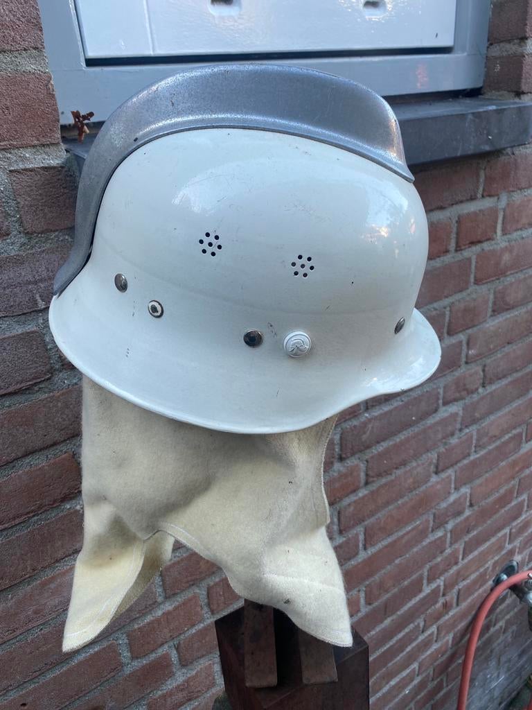 Oude brandweer helm, Ophalen, Gebruikt