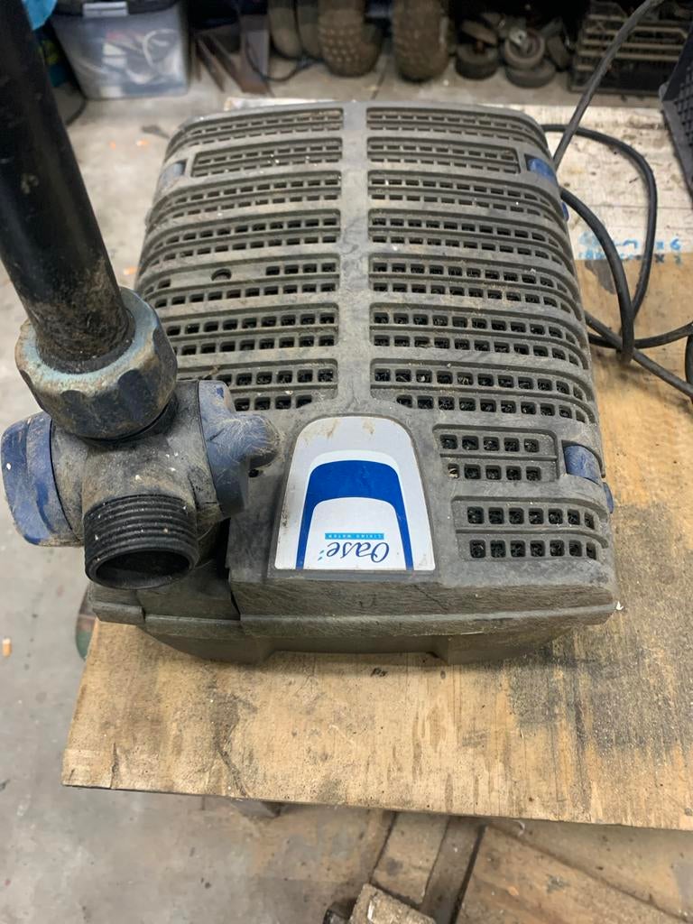 Oase vijverpomp, Ophalen, Gebruikt