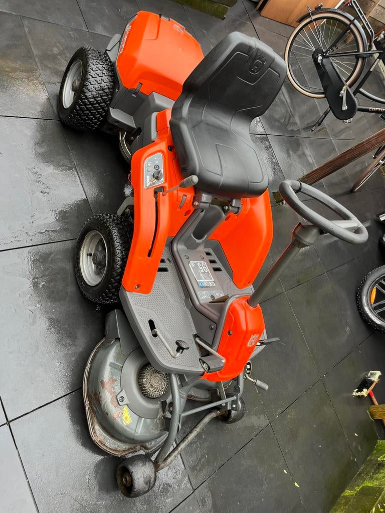Husqvarna accu Zitmaaier frontmaaier, Tuin en Terras, Ophalen of Verzenden, Zo goed als nieuw