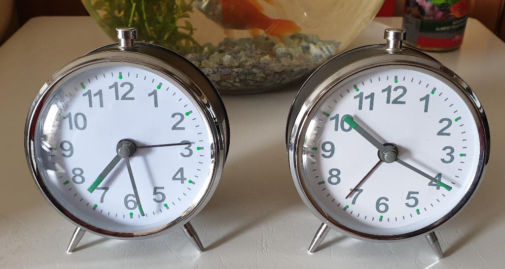 2 maal ijzeren wekkers., Ophalen of Verzenden