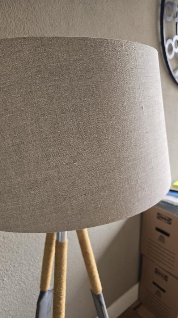 Houten tripod vloerlamp met stoffen kap, Ophalen, Gebruikt, Stof, 150 tot 200 cm