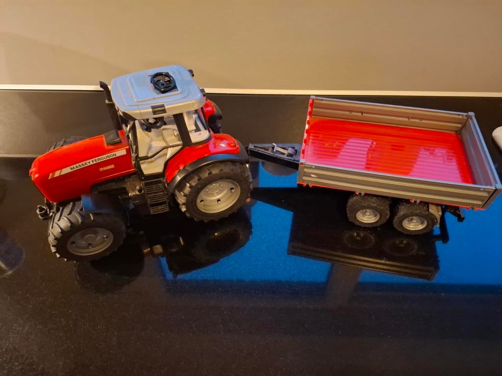 Bruder trekker Massey Ferguson 7480, Hobby en Vrije tijd, Modelauto's | 1:32, Ophalen, Zo goed als nieuw, Tractor of Landbouw