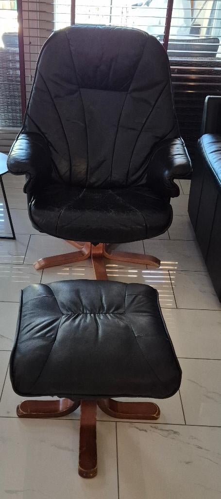 Draaistoel met hocker, Huis en Inrichting, Fauteuils, Ophalen, Gebruikt, Minder dan 75 cm, 50 tot 75 cm