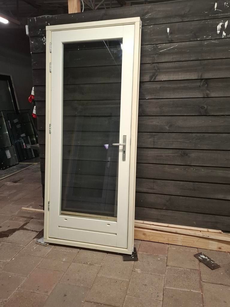 Nette hardhouten buitendeur achter/schuurdeur met kozijn, Ophalen, 200 tot 215 cm, Glas, Buitendeur
