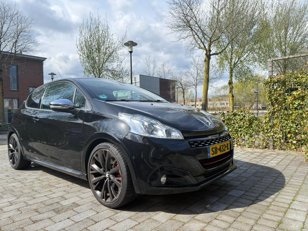 Peugeot 208 GTi | 1e eigenaar | Panoramadak | Zeer compleet, Auto's, Voorwielaandrijving, Zwart, USB, Bedrijf