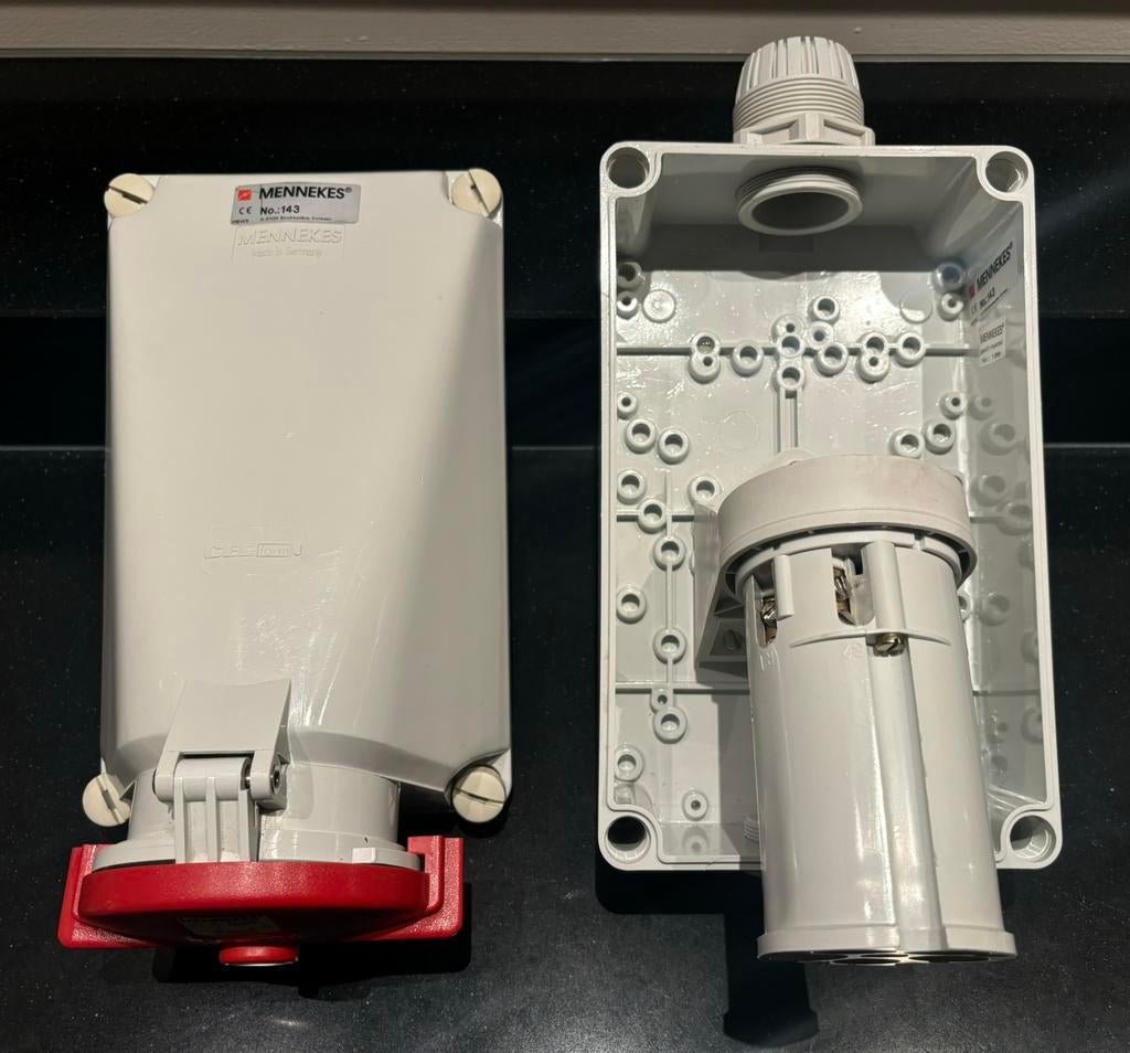 Mennekes krachtstroom CEEform wandcontactdoos, 5-polig, 125A, Doe-het-zelf en Verbouw, Elektra en Kabels, Ophalen of Verzenden