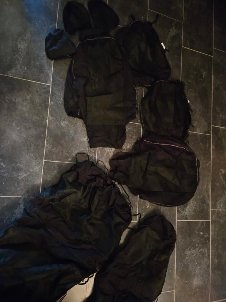 Zwarte auto stoelhoezen, Ophalen