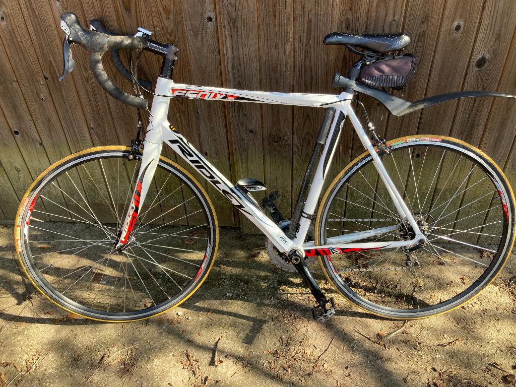 Mooie witte Ridley koersfiets., Fietsen en Brommers, Fietsen | Racefietsen, Overige merken, Carbon, Ophalen of Verzenden, Zo goed als nieuw