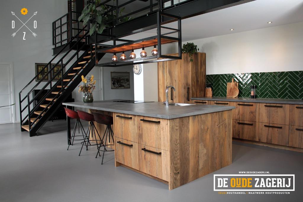 Oud eiken planken, balken, Barnwood & maatwerk houtproducten, Ophalen, Eiken, 50 mm of meer, Plank