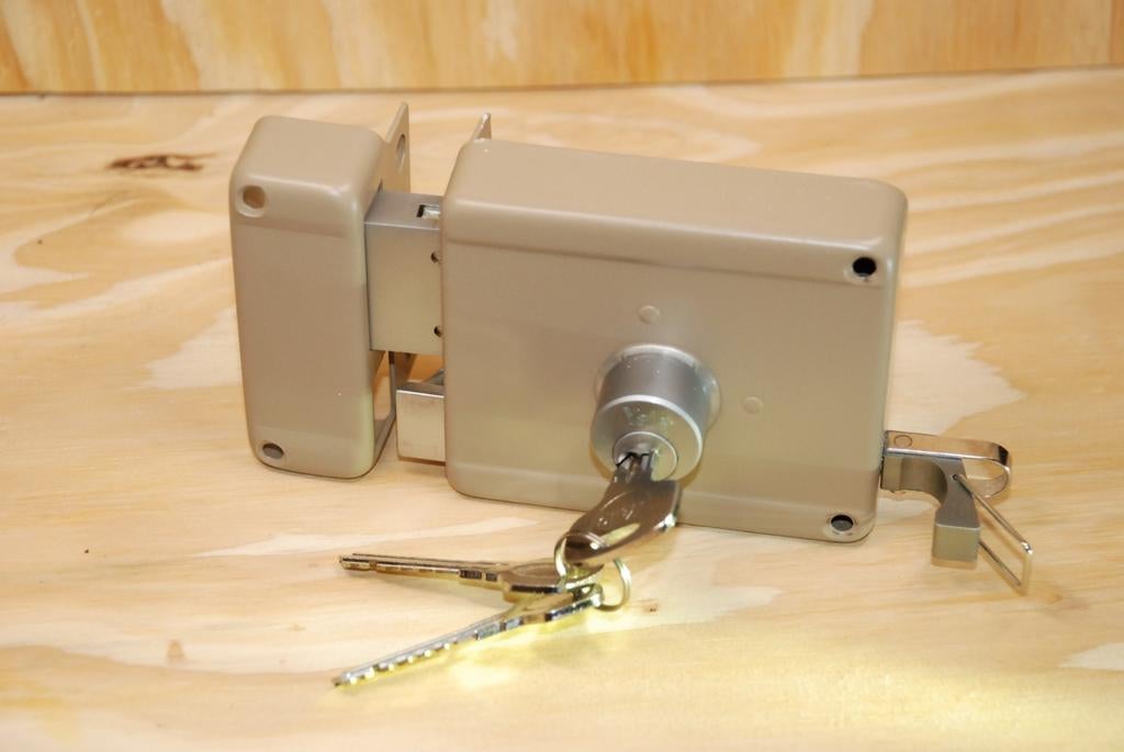 Yale 635-50 oplegslot (4 stuks) vaste cil. linkssluitend, Ophalen of Verzenden