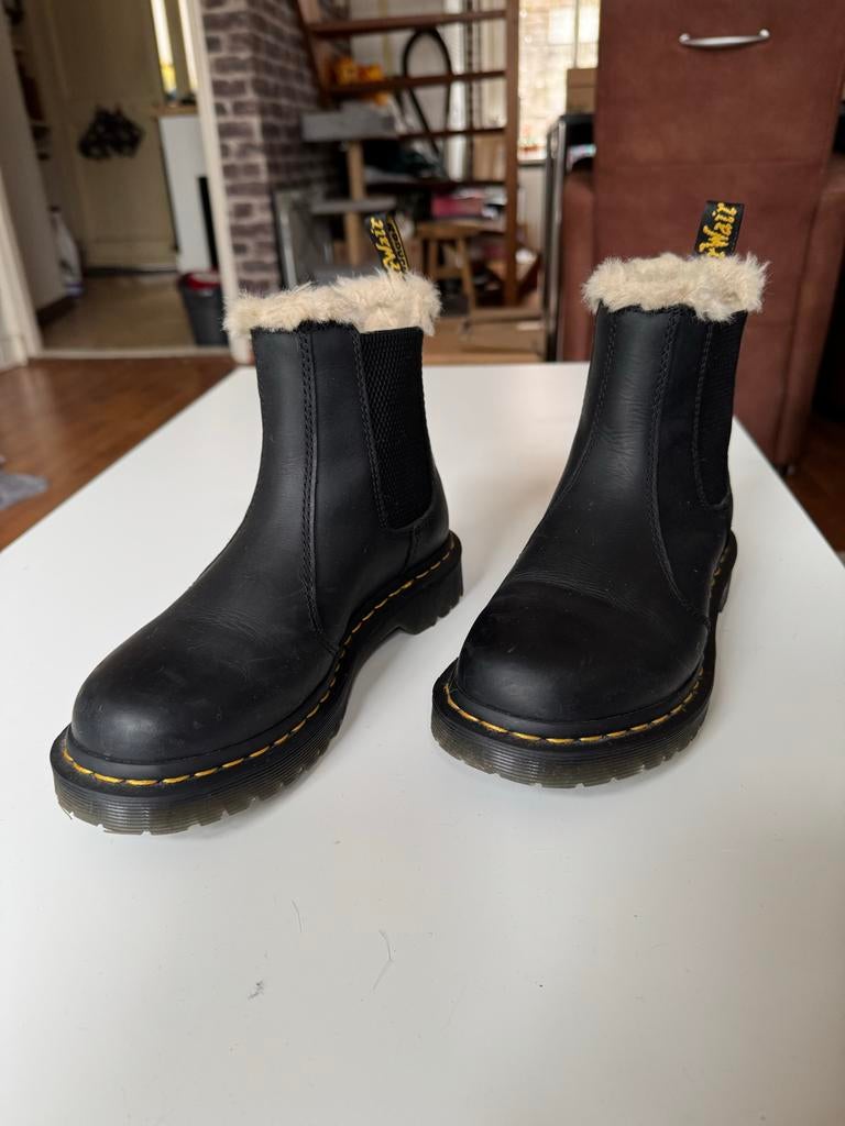 Gevoerde Dr. Martens - maat 37, Ophalen of Verzenden, Zo goed als nieuw, Zwart, Lage of Enkellaarzen
