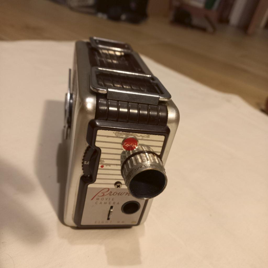 Kodak Brownie film camera 8mm, Ophalen of Verzenden, Gebruikt, Compact, Kodak