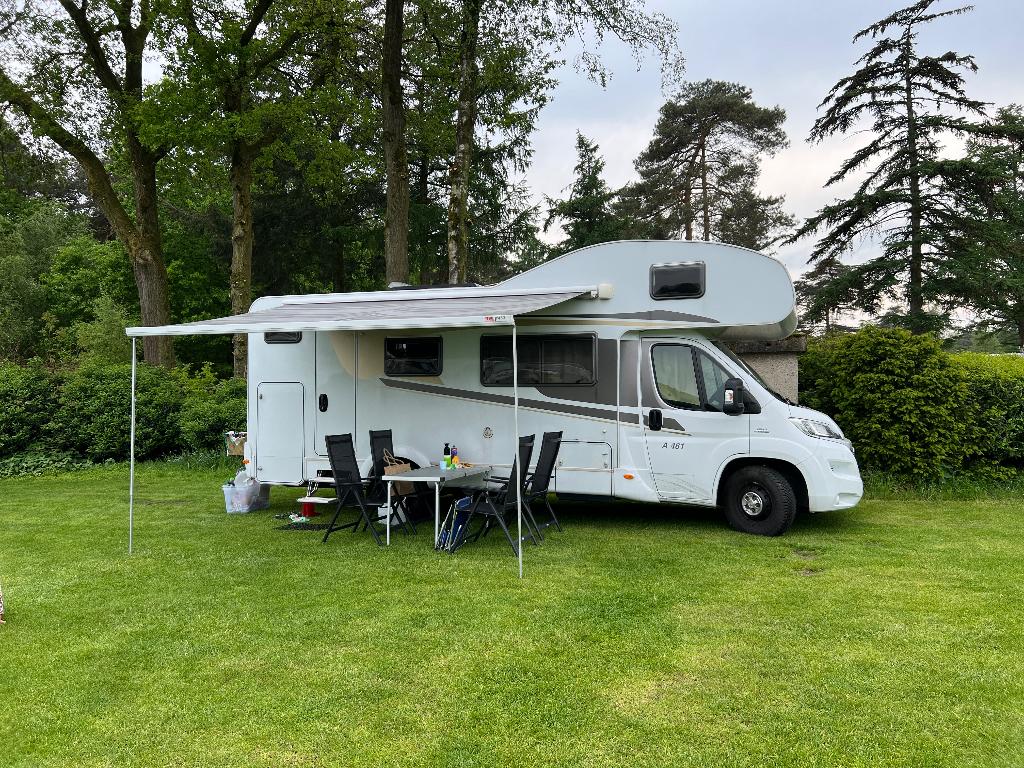 Fiat Carado A461 (2016) 6-persoons alkoofcamper te koop, Caravans en Kamperen, Campers, Ringverwarming, Fiat, Achteruitrijcamera
