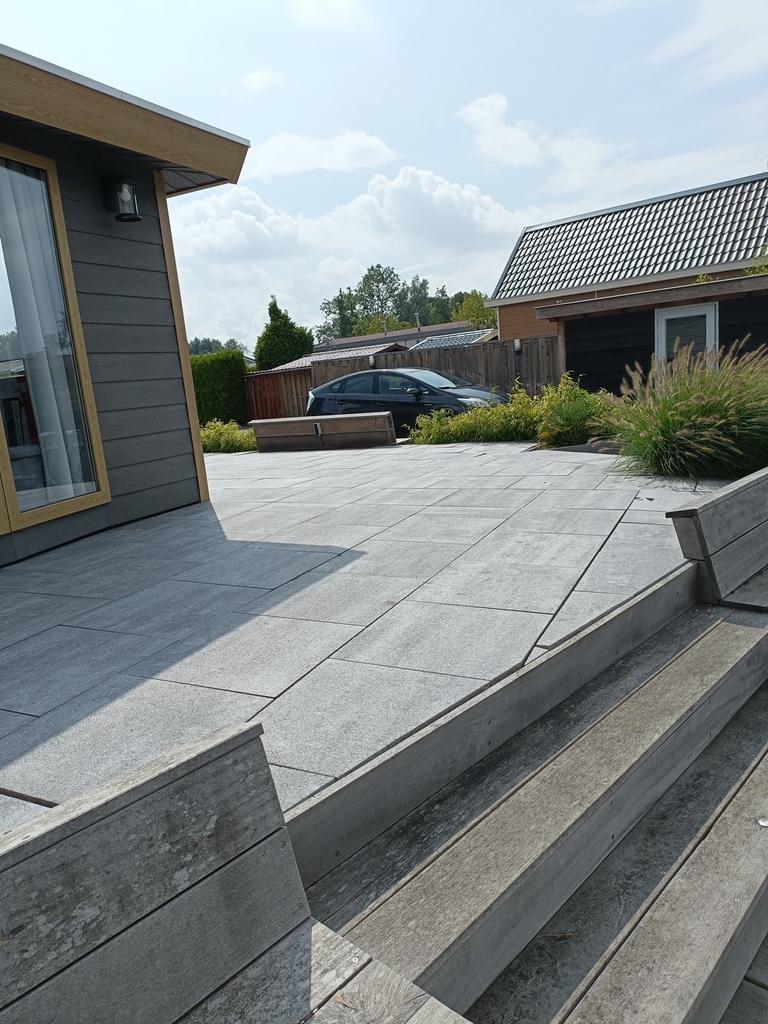 Chalet  te huur aan groot zwem/vis water., 2 slaapkamers, Recreatiepark, Gelderland en Veluwe, Aan meer of rivier