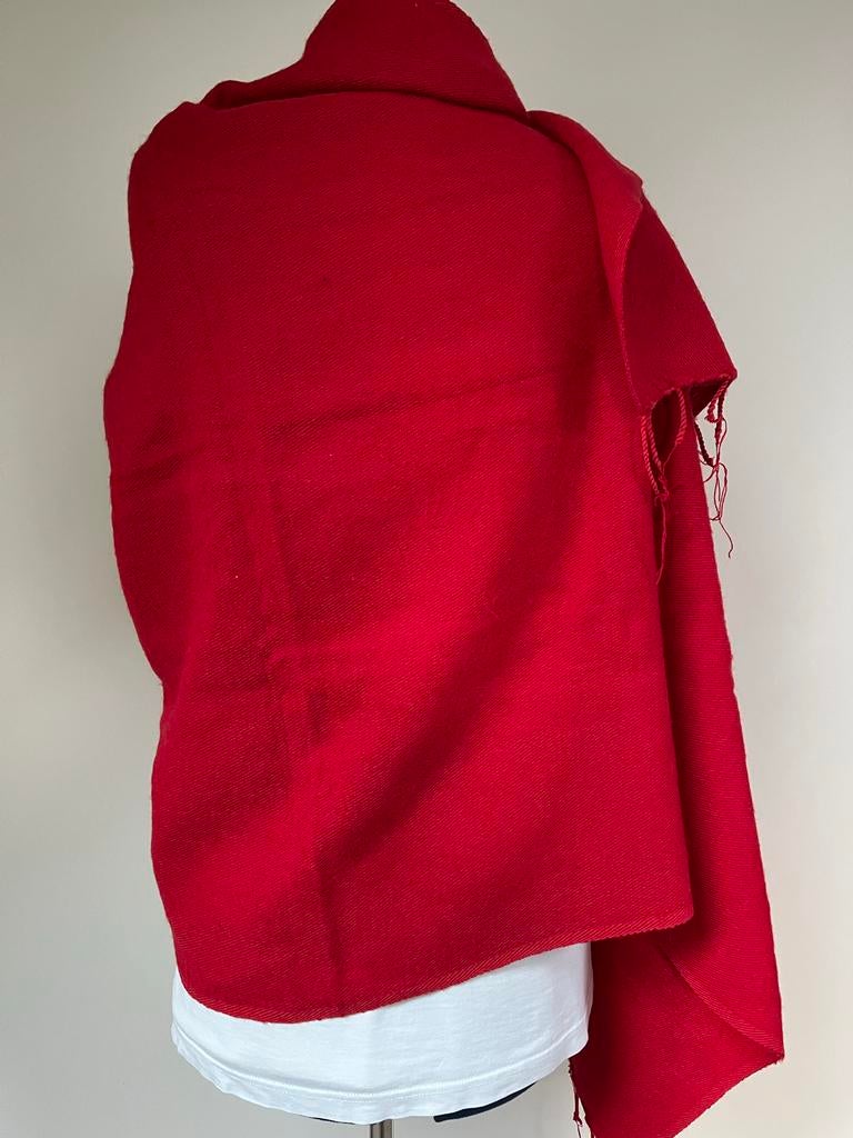 Handgeweven Rode Wollen Sjaal, Ophalen of Verzenden, Zo goed als nieuw, Maat 46/48 (XL) of groter, Sjaal