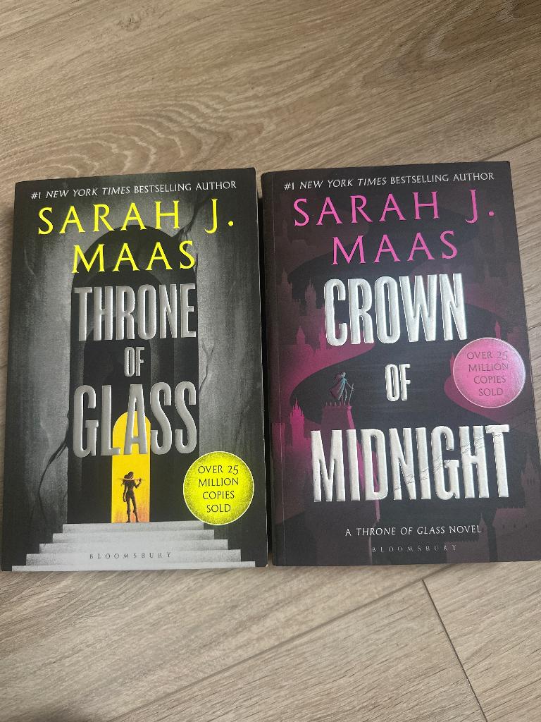 Throne of glass en crown of midnight paperback, Boeken, Ophalen of Verzenden, Gelezen, Sarah J. Maas